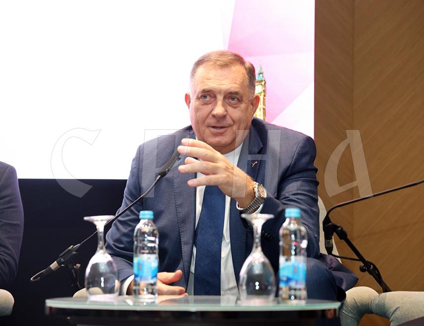 BANJA LUKA, NOVEMBER 3 /SRNA/ - President Milorad Dodik said on Monday evening in Banja Luka that Republika Srpska has created good living conditions for its citizens and that every struggle for Srpska has proven worthwhile.