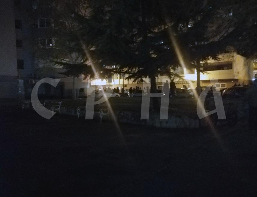 СПЛИТ, 4. НОВЕМБРА /СРНА/ - Сплитска полиција трага за млађим особама које су прекинуле програм Дана српске културе у просторијама Градског котара Блатине, вријеђајући учеснике манифестације на националној основи и узвикујући усташки поздрав "За дом спремни!".