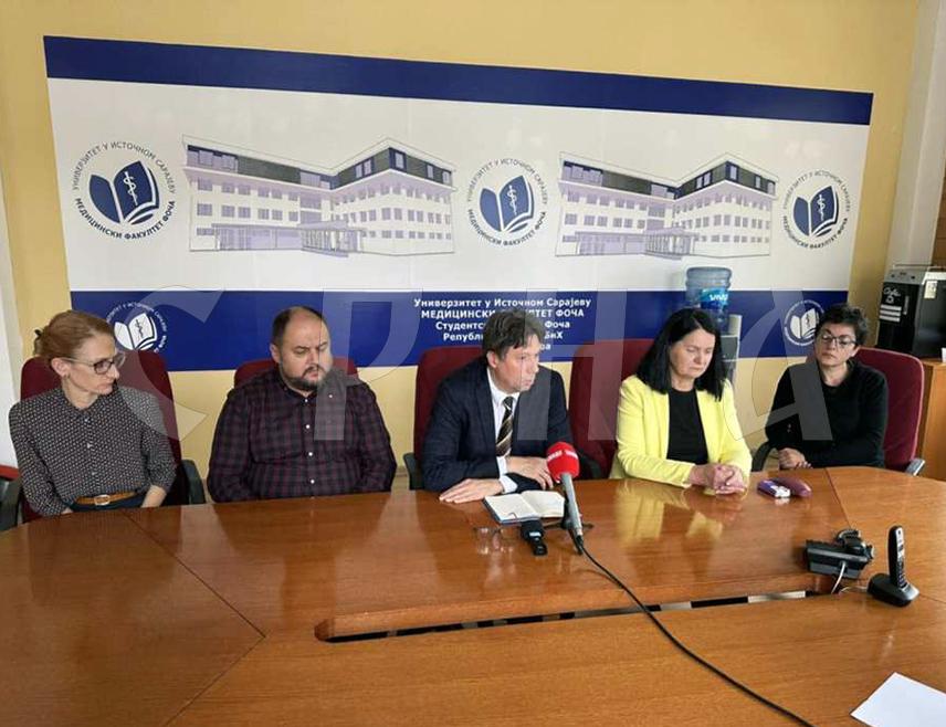 FOČA, NOVEMBER  4 /SRNA/ – A student from India has fully recovered from typhoid fever after undergoing appendectomy and antibiotic therapy at the University Hospital in Foča and has been discharged for home treatment, it was announced today at a press conference held at the Faculty of Medicine in Foča.