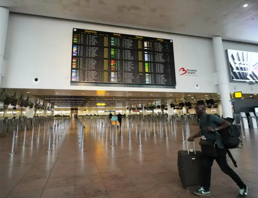 БРИСЕЛ, 5. НОВЕМБРА /СРНА/ - Летови на главном међународном аеродрому у Бриселу прекинути су након што су и током ноћи уочени дронови у његовој близини, саопштили су званичници.