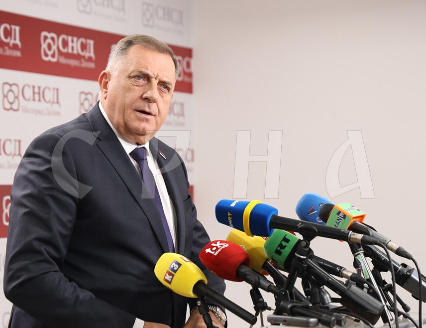 BANJA LUKA, NOVEMBER 5 /SRNA/ - SNSD leader Milorad Dodik has said that Republika Srpska does not wish to join the EU if it will not have equal status and the right to vote.