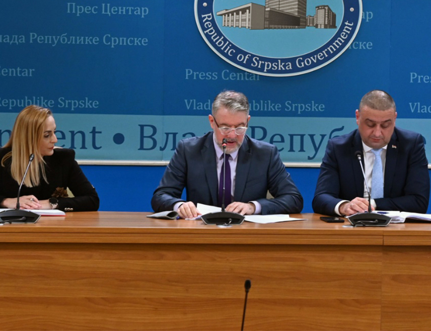 БАЊАЛУКА, 6. НОВЕМБРА /СРНА/ - Министар здравља и социјалне заштите Републике Српске Ален Шеранић изјавио је данас да постоји јасна процедура за оснивање домова за стара лица у Српској која подразумијева да ресорно министарство даје рјешење о оснивању и раду, а инспекција контролише рад тих установа.