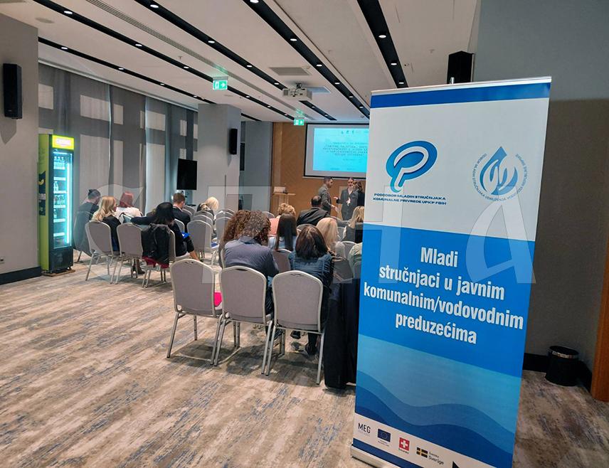 БАЊАЛУКА, 6. НОВЕМБРА /СРНА/ - Неопходно је спровести низ активности како би водни сектор у Републици Српској био што стабилнији и одрживији, речено је на радионици у Бањалуци у организацији Удружења "Водоводи Републике Српске".