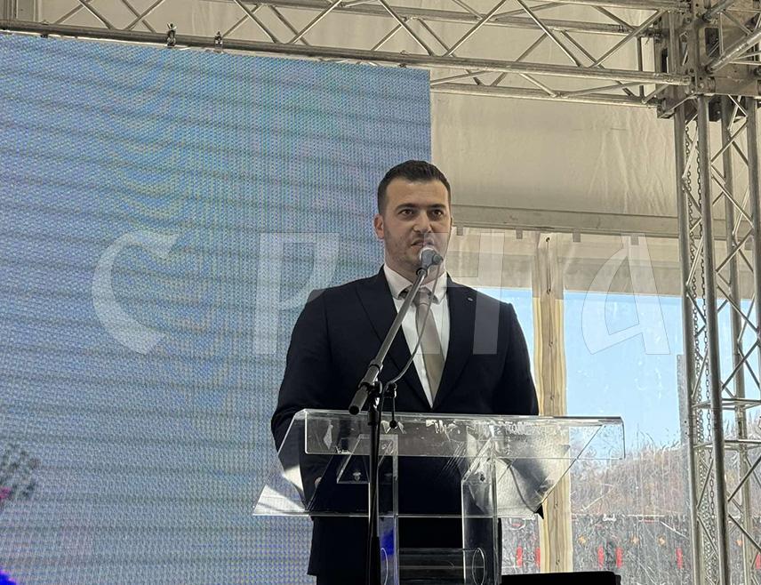 НЕВЕСИЊЕ, 6. НОВЕМБРА /СРНА/ - Директор Хидроелектране /ХЕ/ "Дабар" Данило Илић истакао је данас да је ова хидроелектрана мотор развоја Херцеговине и прва фаза великог система у Републици Српској који ће обезбиједити енергетску стабилност, развој и нова радна мјеста.