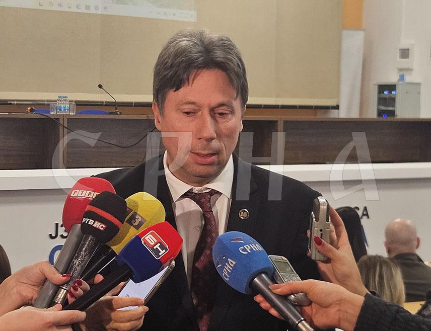 ИСТОЧНО САРАЈЕВО, 7. НОВЕМБРА /СРНА/ - Декан Медицинског факултета у Фочи Дејан Бокоњић истакао је да је вакцинација једна од најбољих тековина савремене цивилизације јер су захваљујући њој заустављене многе болести.