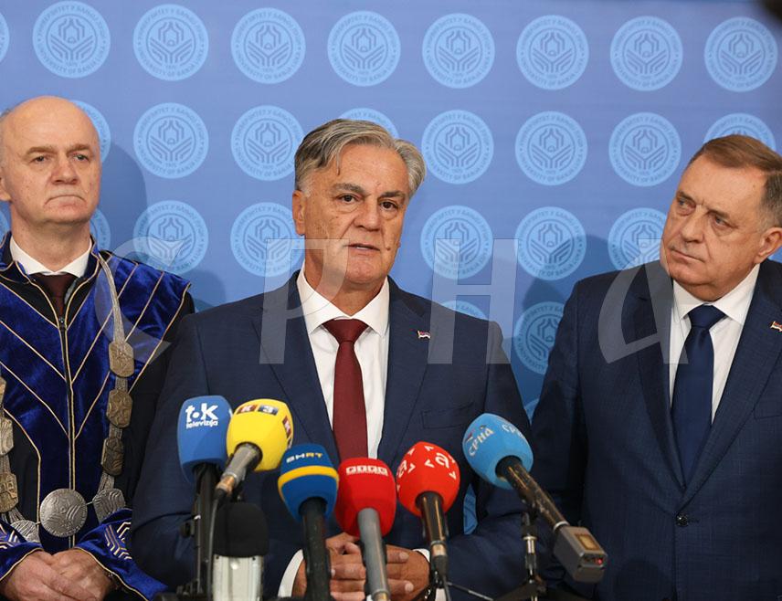 БАЊАЛУКА, 7. НОВЕМБРА /СРНА/ - Министар за научнотехнолошки развој и високо образовање Републике Српске Синиша Каран изјавио је да су у Влади Српске и Министарству препознали да се мора улагати у образовање и створити респектабилни услови за рад и учење, што је на Универзитету у Бањалуци и постигнуто.