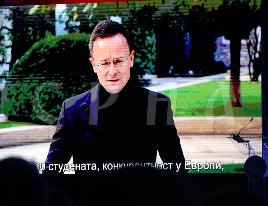 BANJA LUKA, November 7 /SRNA/ – Hungarian Foreign Minister Péter Szijjártó and American professor Roberto Bolli were awarded honorary doctorates at a ceremonial event marking the 50th anniversary of the University of Banja Luka.