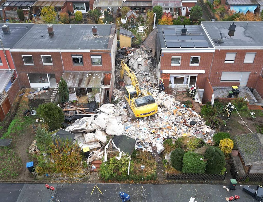 БЕРЛИН, 8. НОВЕМБРА /СРНА/ - Неколико људи је повријеђено, а осамдесетррогодишњак је нестао у експлозији у њемачком граду Волфенбителу у којој је потпуно уништена зграда, саопштила је полиција.