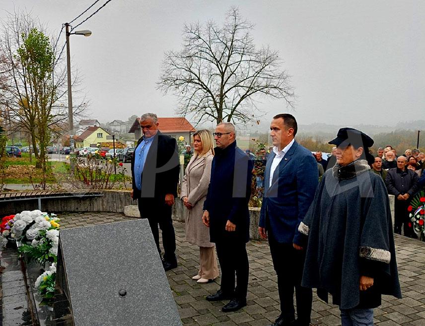 ПРЊАВОР, 8. НОВЕМБРА /СРНА/ - Са подручја Прњавора мобилисано је 10.062 људи у разним јединицама Војске Републике Српске, а погинуло је 626 бораца, што је висока цијена коју је ова локална заједница платила за стварање Републике Српске, рекао је предсједник градске Борачке организације Перица Ђумић.