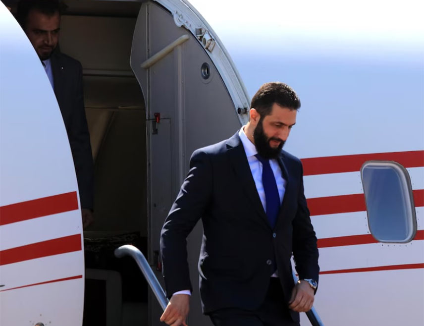 ВАШИНГТОН, 9. НОВЕМБРА /СРНА/ - Сиријски предсједник Ахмед ел Шара допутовао је у званичну посјету САД, дан након што га је Вашингтон уклонио са терористичке црне листе, јавила је сиријска државна новинска агенција.