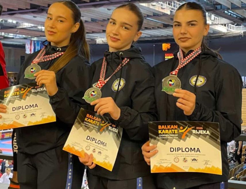 СРЕБРЕНИЦА, 9. НОВЕМБРА /СРНА/ - Каратискиње из Сребренице освојиле су друго мјесто на Балканском првенству у каратеу у Ријеци у Хрватској.