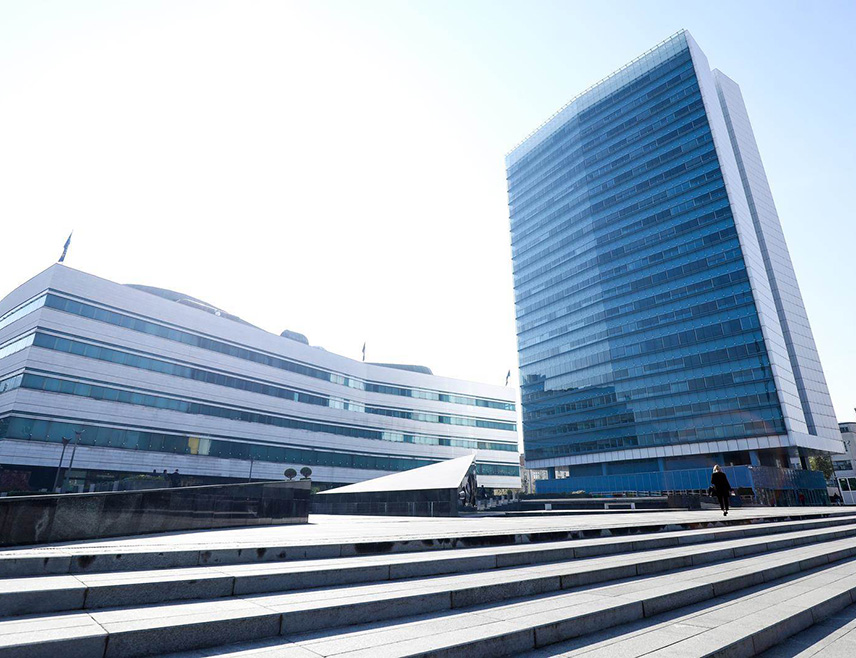 САРАЈЕВО, 10. НОВЕМБРА /СРНА/ – Федералне странке "тројке" показале су да су недорасле СНСД-у и ХДЗ-у БиХ, па се сада, након политичког неуспјеха, поново ослањају на ОХР "као спаситеља" упркос јасним порукама из међународне заједнице да више неће бити директног страног управљања БиХ, објавио је "Дневни аваз".