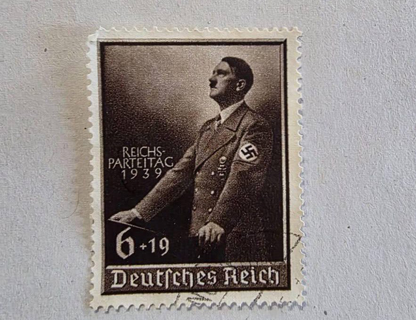 КИЈЕВ, 10. НОВЕМБРА /СРНА/ - Украјински цариници заплијенили су товар са неколико хиљада поштанских маркица са нацистичком тематиком које су требале да буду прокријумчарене из Пољске, саопштено је из Царинске службе Украјине.