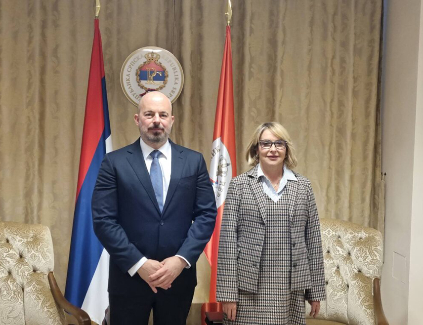 ISTOČNO SARAJEVO, NOVEMBER 10 /SRNA/ – Republika Srpska Acting President Ana Trišić-Babić emphasized during today's meeting with the U.S. Embassy Chargé d'Affaires in BiH John Ginkel that Republika Srpska remains firmly committed to the Dayton Peace Agreement, the principle of two entities and three constituent peoples, as well as to peace, stability, and dialogue as the only path to progress.