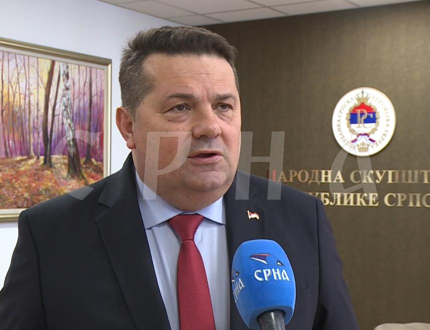 БАЊАЛУКА, 11. НОВЕМБРА /СРНА/ - Предсједник Народне скупштине Републике Српске Ненад Стевандић упутио је честитку руководству Србије и цјелокупном српском народу поводом 11. новембра - Дана примирја у Првом свјетском рату, истичући да је тај датум за српски народ дан велике побједе и остварења вјековне тежње за слободом.