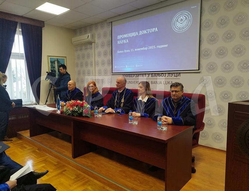 БАЊАЛУКА, 11. НОВЕМБРА /СРНА/ - На Универзитету у Бањалуци, на свечаности у Ректорату, промовисано је 28 доктора наука који су докторску дисертацију одбранили у овој години.