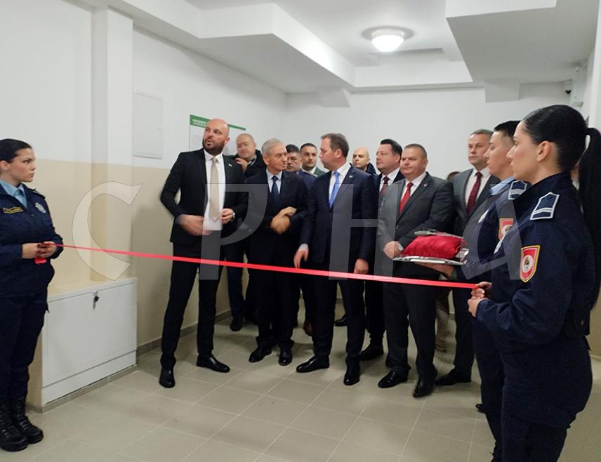 BIJELJINA, NOVEMBER 11 /SRNA/ - Republika Srpska Justice Minister Goran Selak today opened the detention unit at the Correctional Facility /KPZ/ in Bijeljina, into which BAM 13 million was invested, of which BAM four million was provided by the Republika Srpska Government.