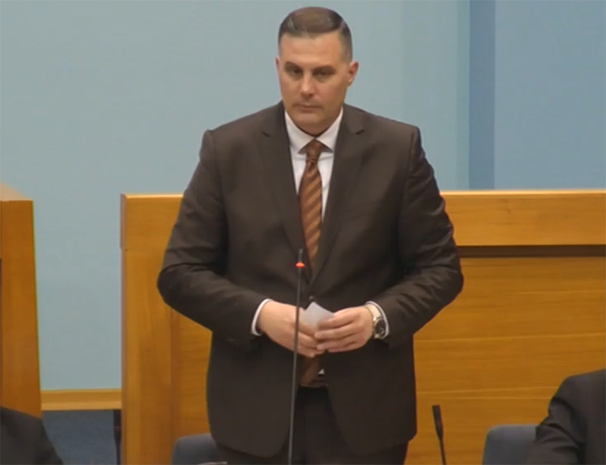 БАЊАЛУКА, 11. НОВЕМБРА /СРНА/ - Министар за просторно уређење, грађевинарство и екологију Републике Српске Бојан Випотник изјавио је да тек предстоје активности на спречавању Хрватске у намјери да на подручју Трговске горе складишти радиоактивни и нуклеарни отпад, те да су сви докази на страни Републике Српске и БиХ.