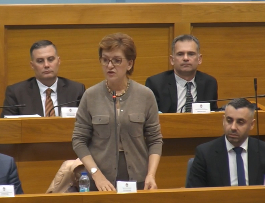 БАЊАЛУКА, 11. НОВЕМБРА /СРНА/ - Народна скупштина Републике Српске размотрила је Приједлог одлуке о задужењу Републике Српске код Свјетске банке – Међународне банке за обнову и развој по Пројекту одрживе интегрисане и безбједносне путне инфратстурктуре у износу од 81,7 милиона евра.