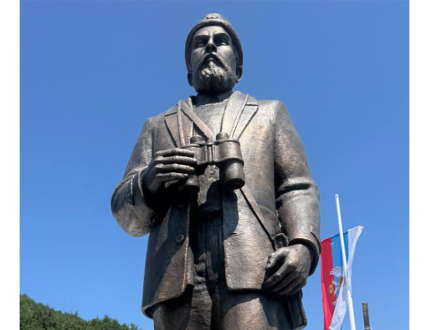 ПОДГОРИЦА, 12. НОВЕМБРА /СРНА/ - Полиција је претресла конак и манастир Ђурђеви ступови, али није пронађен споменик команданта из Другог свјетског рата Павла Ђуришића, чије је одузимање наредио Основни суд у Беранама.