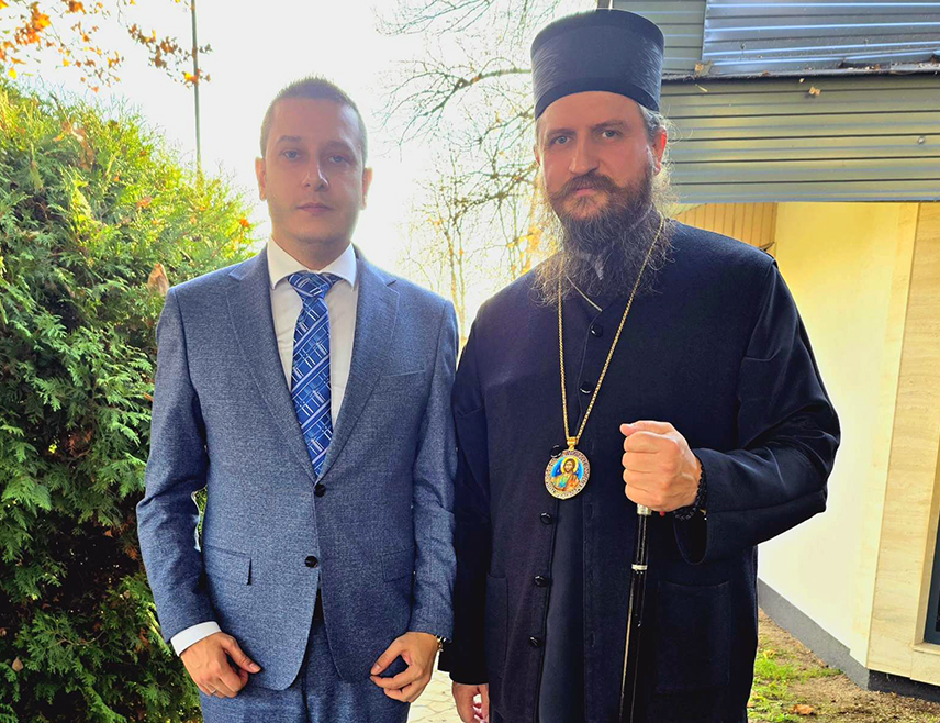 РЕЉЕВО, 12. НОВЕМБРА /СРНА/ - Замјеник министра одбране у Савјету министара Александар Гогановић данас је, заједно са генералима Оружаних снага БиХ из реда српског народа, присуствовао обиљежавању крсне славе војних свештеника у Министарству одбране и Оружаним снагама - Свети Варнава Хвостански.