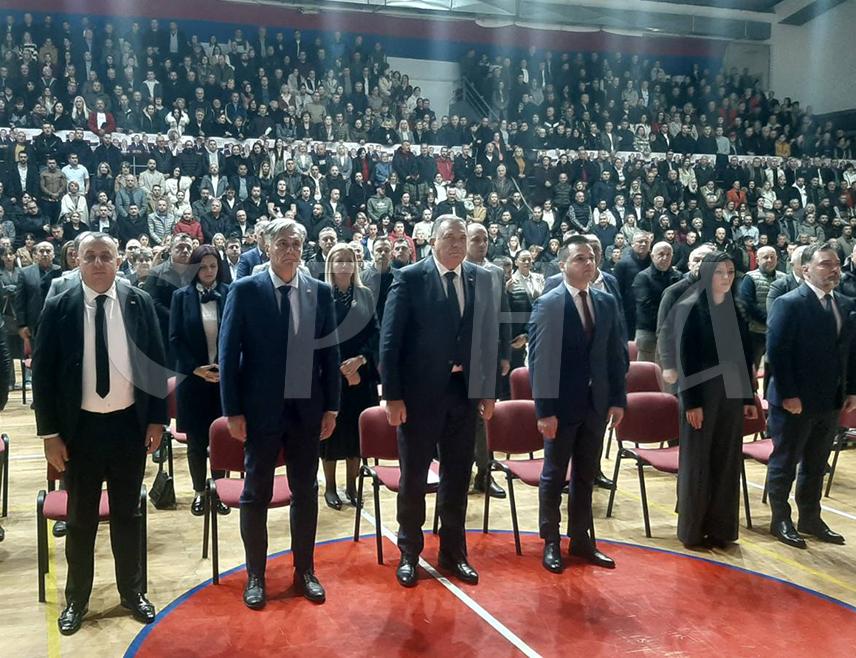 FOČA, NOVEMBER 13 /SRNA/ – The President of SNSD Milorad Dodik emphasized this evening in Foča that the upcoming imposed presidential election in Republika Srpska represents a referendum against Christian Schmidt and in favor of Siniša Karan.