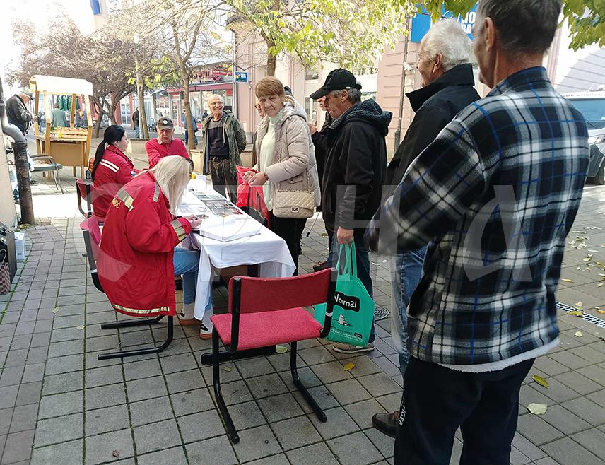 НОВИ ГРАД, 14. НОВЕМБРА /СРНА/ - На подручју Новог Града регистрована су 1.143 обољела од дијабетес мелитуса, речено је данас из Дома здравља у овој општини.