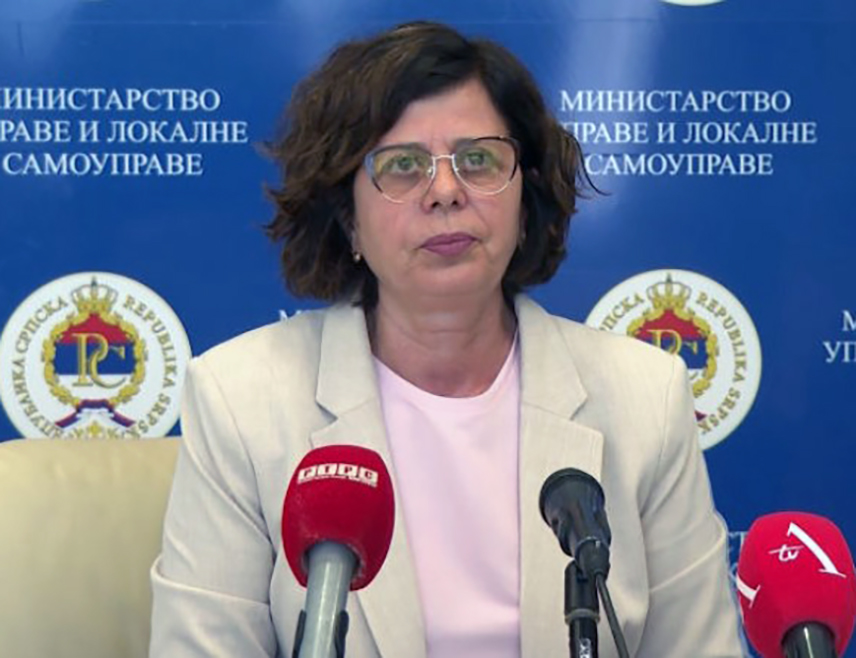 БАЊАЛУКА, 16. НОВЕМБРА /СРНА/ - Министар управе и локалне самоуправе Републике Српске Сенка Јујић сутра ће у Бањалуци разговарати са предсједником Синдиката управе Божом Марићем и предсједником Синдиката локалне самоуправе, управе и јавних служби Бранком Зеленовићем.