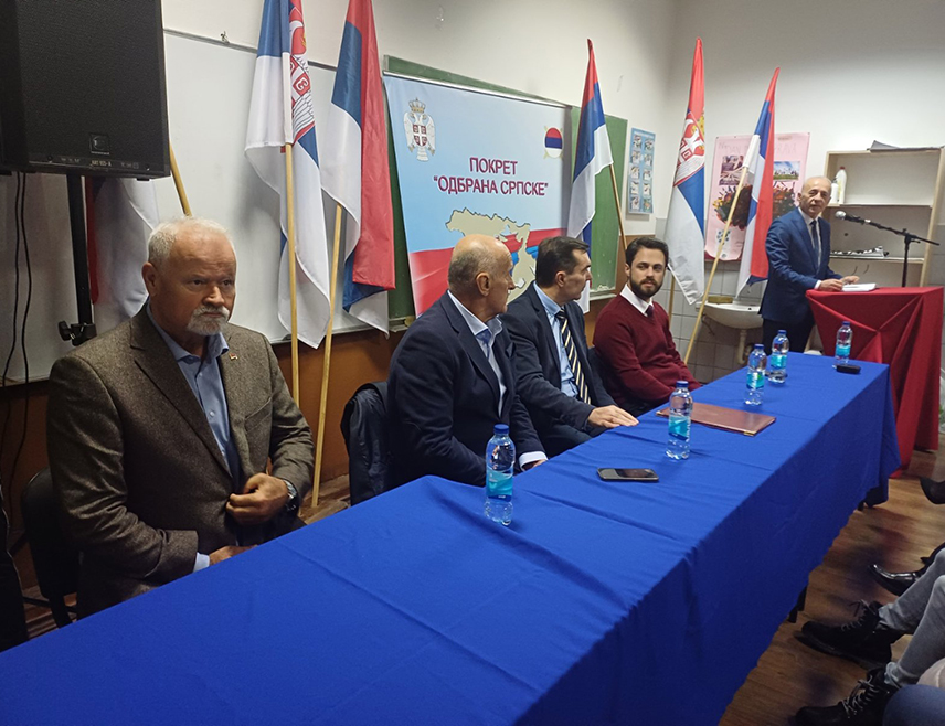 БАЊАЛУКА, 14. НОВЕМБРА /СРНА/ - Глас за кандидата СНСД-а за предсједника Републике Српске Синишу Карана је глас за државотворну политику Милорада Додика и за Републику Српску, поручено је вечерас на трибини Покрета "Одбрана Српске", која је одржана у Бањалуци.