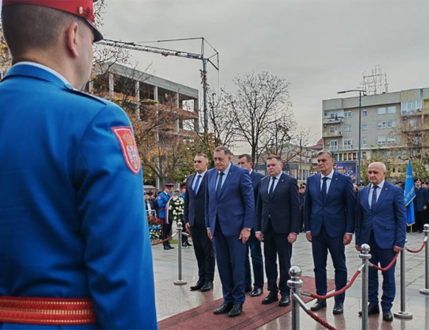 БИЈЕЉИНА, 15. НОВЕМБРА /СРНА/ - Предсједник Владе Републике Српске Саво Минић честитао је Дан Специјалне бригаде полиције МУП-а Српске истакавши да је дошао да се поклони онима који су дали живот, онима који су рањени, као и онима који са поносом носе ову униформу.