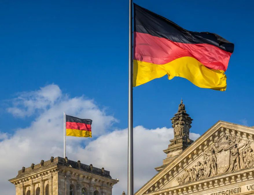 БЕРЛИН, 17. НОВЕМБРА /СРНА/ - Влада Њемачке укинуће забрану продаје одређеног оружја Израелу од понедјељка, 24. новембра, након што је раније постигнут релевантан споразум, саопштио је неименовани портпарол Владе.