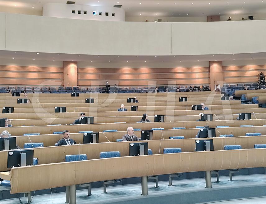 САРАЈЕВО, 17. НОВЕМБРА /СРНА/- Хитна сједница Представничког дома Парламентарне скупштине БиХ на чијем дневном реду је нови Приједлог закона о буџету институција БиХ и међународних обавеза БиХ за 2025. годину почела је у Сарајеву.