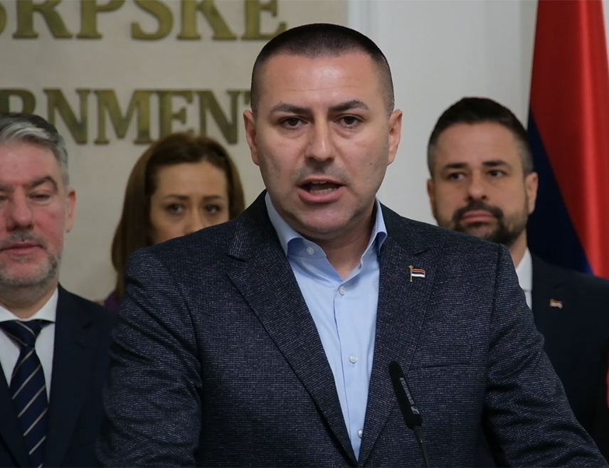 БАЊАЛУКА, 18. НОВЕМБРА /СРНА/ - Предсједник Актива директора јавних здравствених установа Републике Српске Иван Поповић рекао је да ће измирење заосталих дуговања јавних здравствених установа Српске обезбиједити пензионисаним радницима право на пуни пензиони стаж.