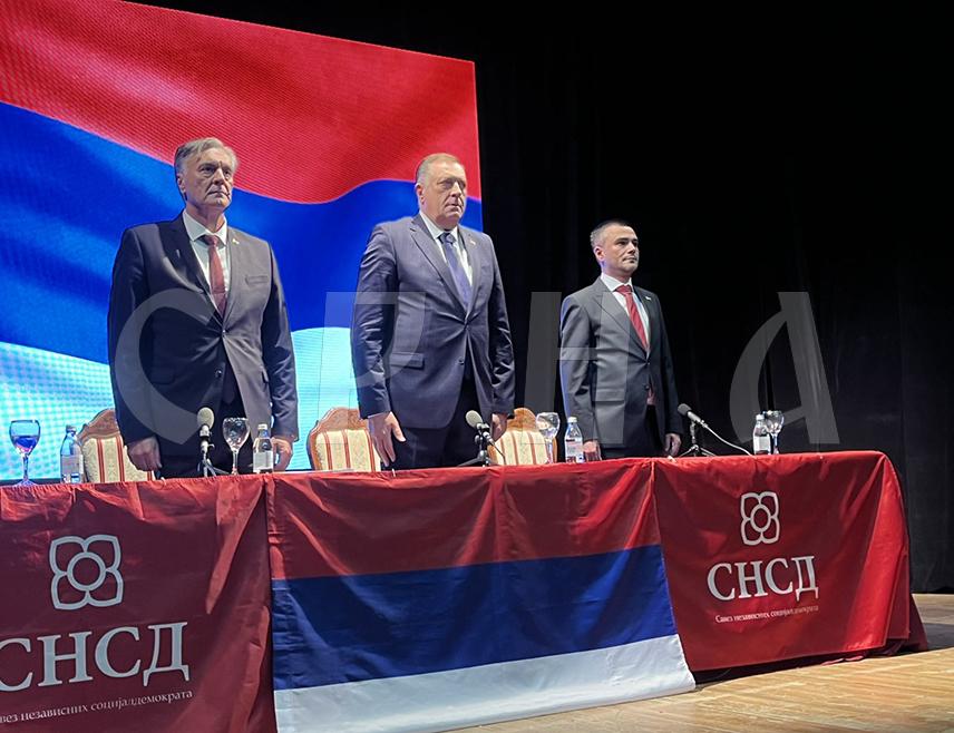 КОЗАРСКА ДУБИЦА, 18. НОВЕМБРА /СРНА/ - Предсједник СНСД-а Милорад Додик рекао је данас да ће избори 23. новембра показати да је побједа Синише Карана једина могућа и исправна ствар коју могу да изаберу људи у Републици Српској.