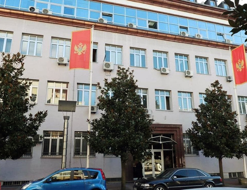 ПОДГОРИЦА, 18. НОВЕМБРА /СРНА/ - Виши суд у Подгорици пресудио је да држава Црна Гора треба да владици будимљанско-никшићком Методију исплати 3.000 евра због објава на порталу "Удар" у којима су пласиране неистине са циљем да се таргетира Српска црква и српски народ.