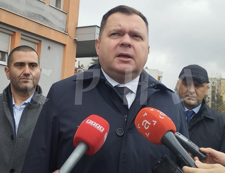 БАЊАЛУКА, 19. НОВЕМБРА /СРНА/ - Око 300 кадета Полицијске академије и ученика Средње школе унутрашњих послова учествоваће ове седмице у акцији добровољног давања крви поводом славе Министарства унутрашњих послова /МУП/ Републике Српске - Аранђеловдана, изјавио је ресорни министар Жељко Будимир.