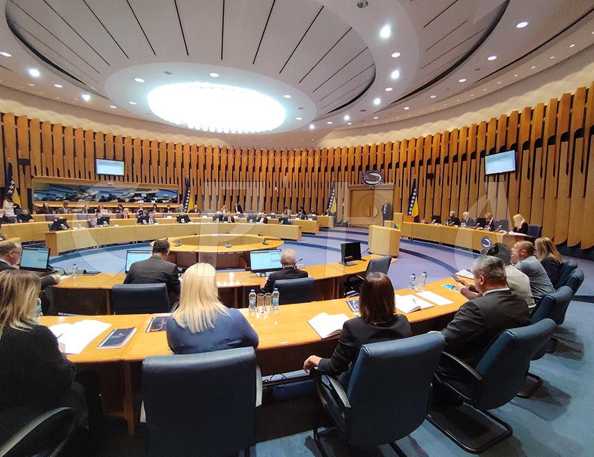 САРАЈЕВО, 20. НОВЕМБРА /СРНА/ - Поједини делегати подржали су данас да именовања делегата Ненада Вуковића у парламентарне комисије буду испред Приједлога закона о буџету институција и међународних обавеза БиХ.