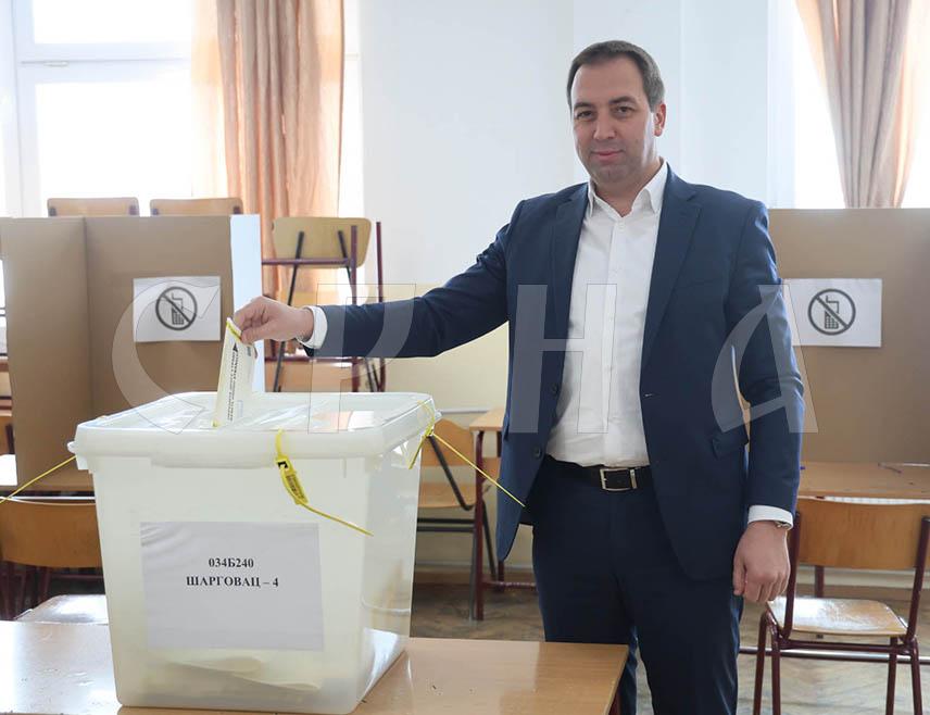 БАЊАЛУКА, 23. НОВЕМБРА /СРНА/ - Предсједник Социјалистичке партије Српске Горан Селак очекује да грађани на пријевременим изборима за предсједника Републике Српске подрже наставак јачања Српске.