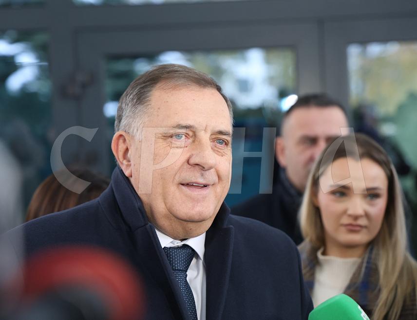 БАЊАЛУКА, 23. НОВЕМБРА /СРНА/ - Предсједник СНСД-а Милорад Додик истакао је данашње освештање црквене сале у бањалучком насељу Врбања и наставак радова на парохијском дому представљају и градњу духовности и живота српског народа.