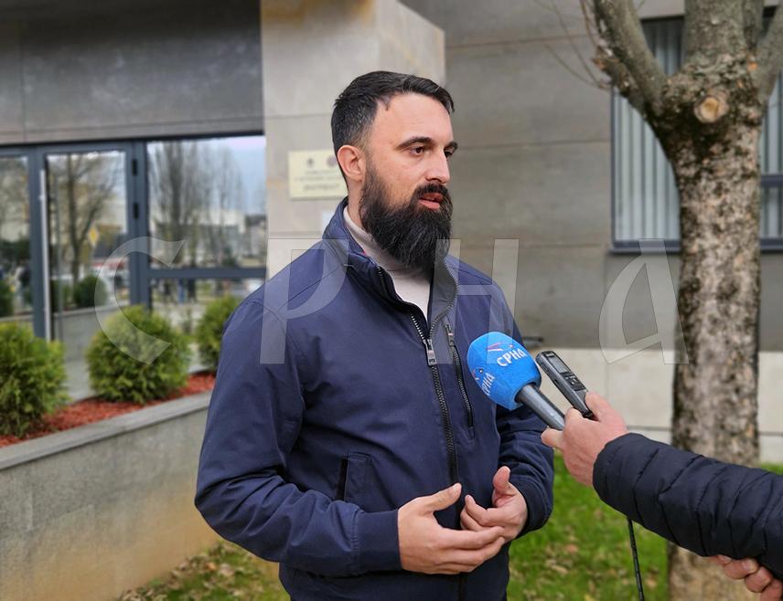 ИСТОЧНО САРАЈЕВО, 23. НОВЕМБРА /СРНА/ - Борба против насиља над женама и другим рањивим групама захтијева заједничку акцију институција, образовног система, вјерских заједница, цивилног друштва, медија и сваког појединца, изјавио је Срни социолог из Источног Сарајева Владимир Васић.