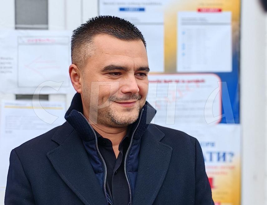 КОЗАРСКА ДУБИЦА, 23. НОВЕМБРА /СРНА/ - Кандидат СНСД-а за предсједника Републике Српске Синиша Каран побиједио је у Козарској Дубици за 1.068 гласова разлике, саопштио је вечерас предсједник Општинског одбора СНСД-а Козарска Дубица Игор Савковић.