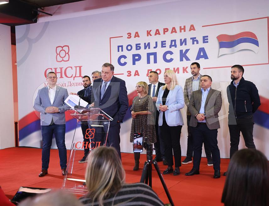 БАЊАЛУКА, 24. НОВЕМБРА /СРНА/ - Предсједник СНСД-а Милорад Додик изјавио је данас у Бањалуци да су за кандидата ове странке за предсједника Републике Српске Синишу Карана гласали и Срби из иностранства.