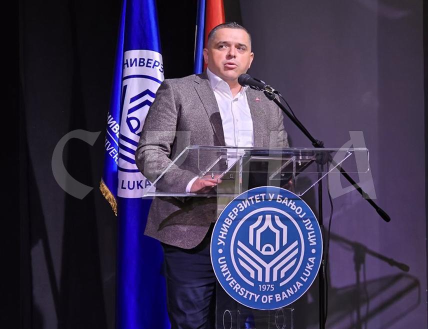 ЛАКТАШИ, 25. НОВЕМБРА /СРНА/ - Предсједник Градског одбора СНСД-а Лакташи Мирослав Бојић изјавио је Срни да убједиљива побједа кандидата СНСД-а Синише Карана на пријевременим изборима за предсједника Републике Српске представља јасну потврду стабилне и широке подршке коју ова партија ужива међу грађанима Лакташа.