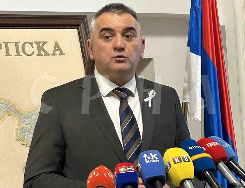 BANJA LUKA, NOVEMBER 25 /SRNA/ — Republika Srpska Prime Minister Savo Minić has said today in Banja Luka that it is important for women to report violence in a timely manner in order to prevent more serious consequences and ensure that perpetrators are properly punished.