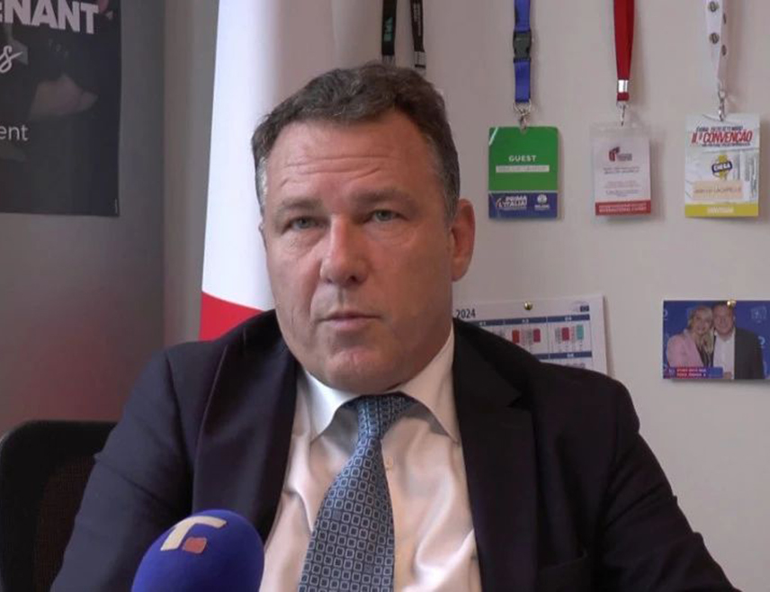 ПАРИЗ, 25. НОВЕМБРА /СРНА/ - Француски европарламентарац Жан-Лин Лакапел честитао је побједу Синише Карана на предсједничким изборима у Републици Српској, истичући да је то побједа народа који се не покорава.