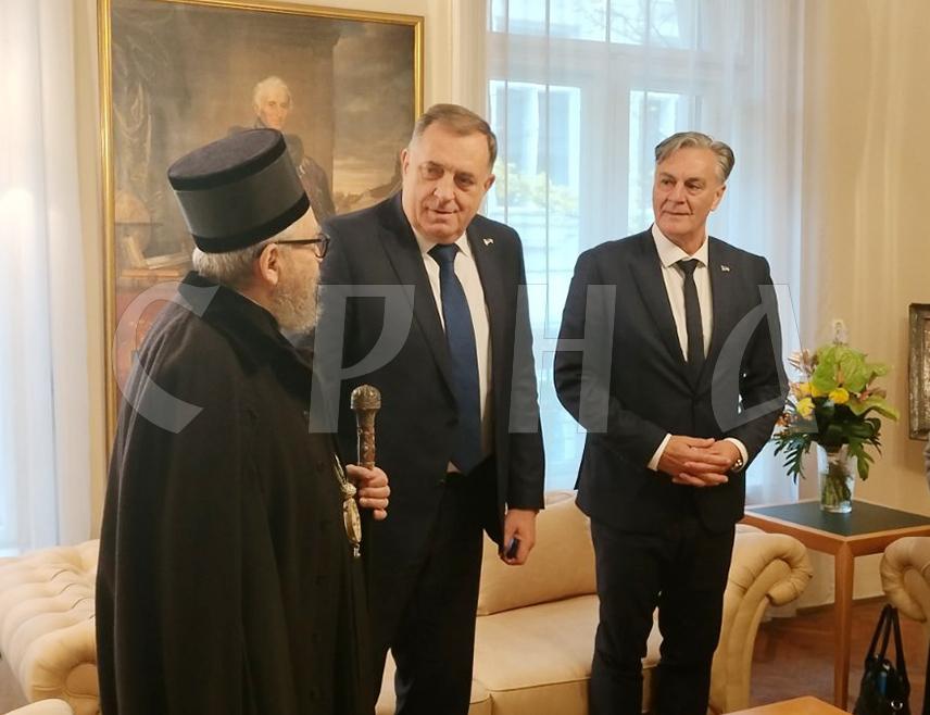 BUDAPEST, NOVEMBER 26 /SRNA/ — SNSD leader Milorad Dodik met today in Budapest with His Eminence Metropolitan Lukijan of Budapest.
