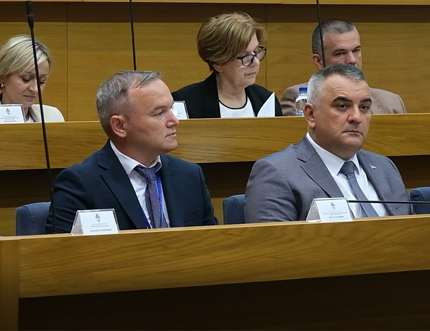 BANJALUKA, NOVEMBER 26 /SRNA/ – Republika Srpska Prime Minister Savo Minić said at a special session of the National Assembly that all budget obligations are being met regularly, and that Srpska is visible on the international stage thanks to the diplomatic efforts of its officials.