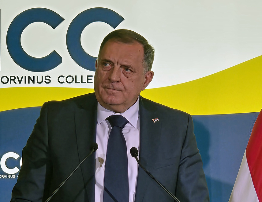 БУДИМПЕШТА, 26. НОВЕМБРА /СРНА/ - У Будимпеши је почело предавање предсједника СНСД-а Милорада Додика, који ће говорити о политичком, економском и друштвеном положају Републике Српске и тренутном стању у БиХ.