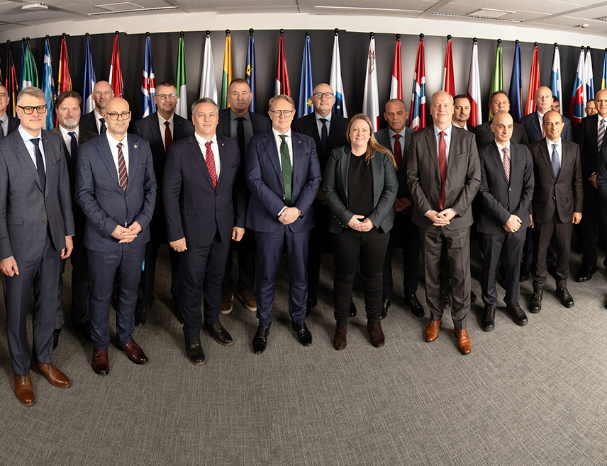 САРАЈЕВО, 26. НОВЕМБРА /СРНА/ - Директор Граничне полиције БиХ Мирко Купрешаковић истакао је на састанку у Варшави значај наставка јачања партнерства са Европском агенцијом за граничну и обалску стражу /Фронтекс/, посебно у контексту унапређења укупне безбједности граница и приближавања БиХ европским стандардима.