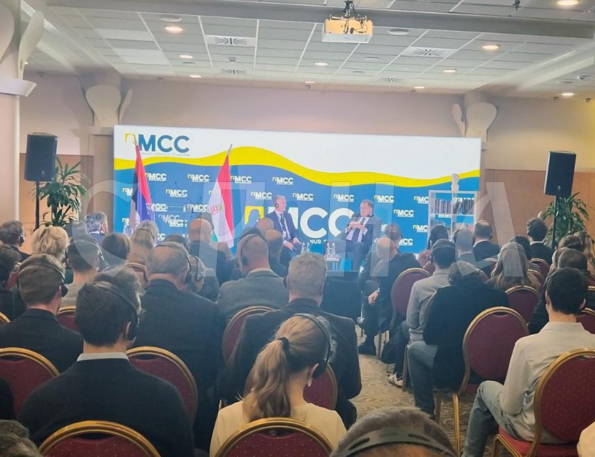 БУДИМПЕШТА, 26. НОВЕМБРА /СРНА/ - Предсједник СНСД-а Милорад Додик изјавио је да Српска годинама има одличну сарадњу са Мађарском и да је захвална премијеру Виктору Орбану јер је глас разума.